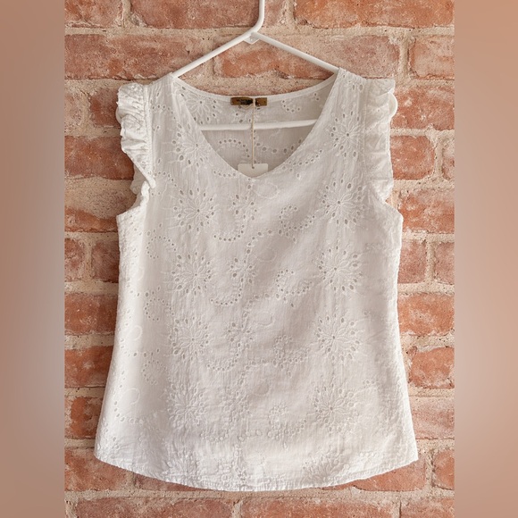 Valentina Naldi Tops - NWT, Valentina Naldi, made in Italy, 100% cotton eyelet top